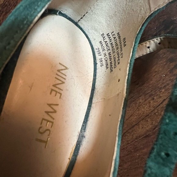 Nine West Hannley Mary Jane Strappy Pump size 8 double strap 3.3” green - Picture 7 of 8